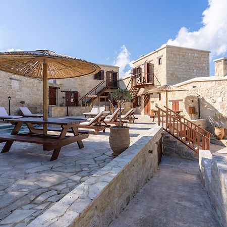 Stone Court Boutique Studios Miliou Bagian luar foto