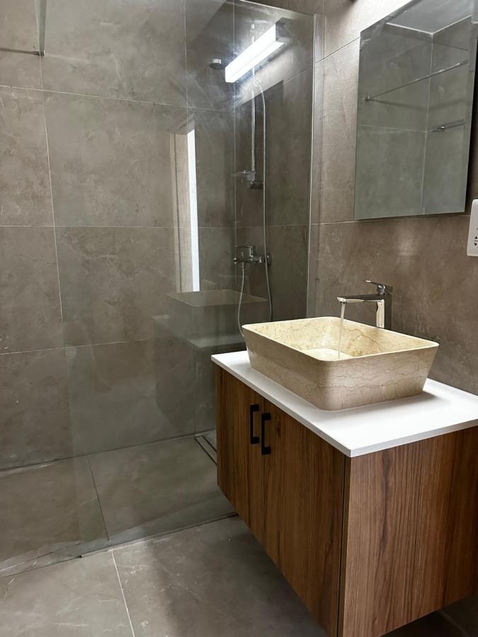 Stone Court Boutique Studios Miliou Bagian luar foto
