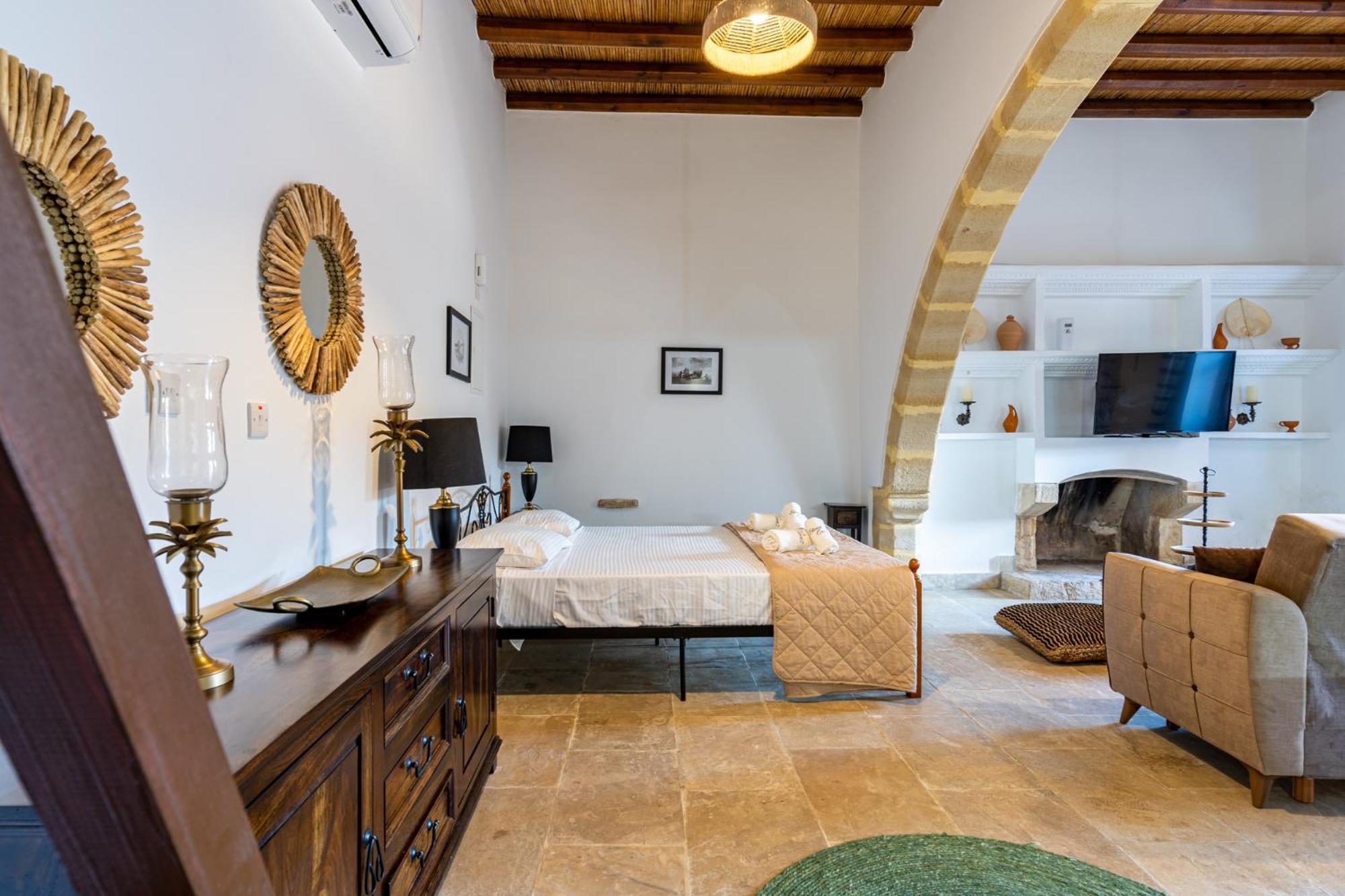 Stone Court Boutique Studios Miliou Bagian luar foto