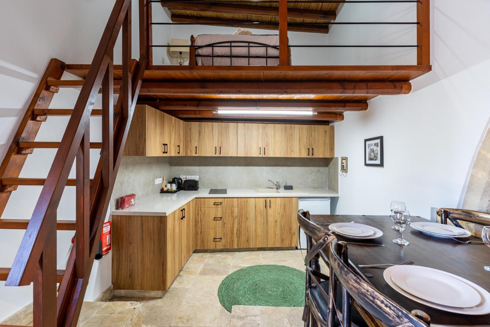 Stone Court Boutique Studios Miliou Bagian luar foto